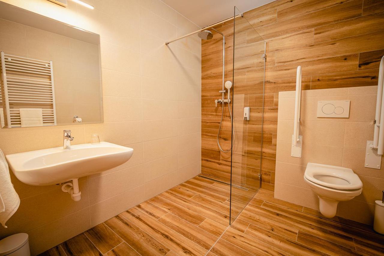 Garni Hotel Dock Bratislava Exterior photo